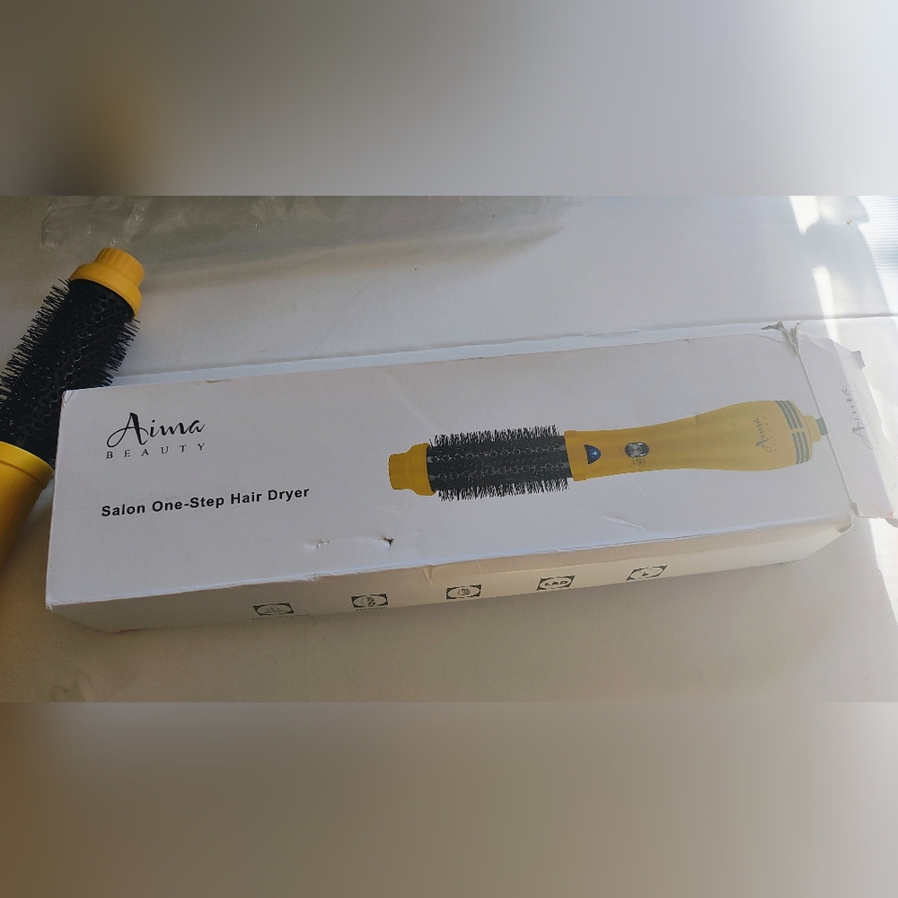Aima Beauty Yellow Hair Styling Brush. - Picture 5 of 5